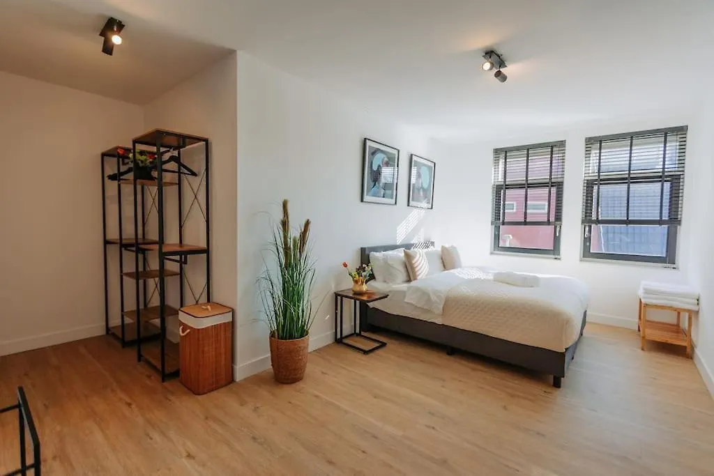 Vila World Island Amsterdam Sloterweg 781